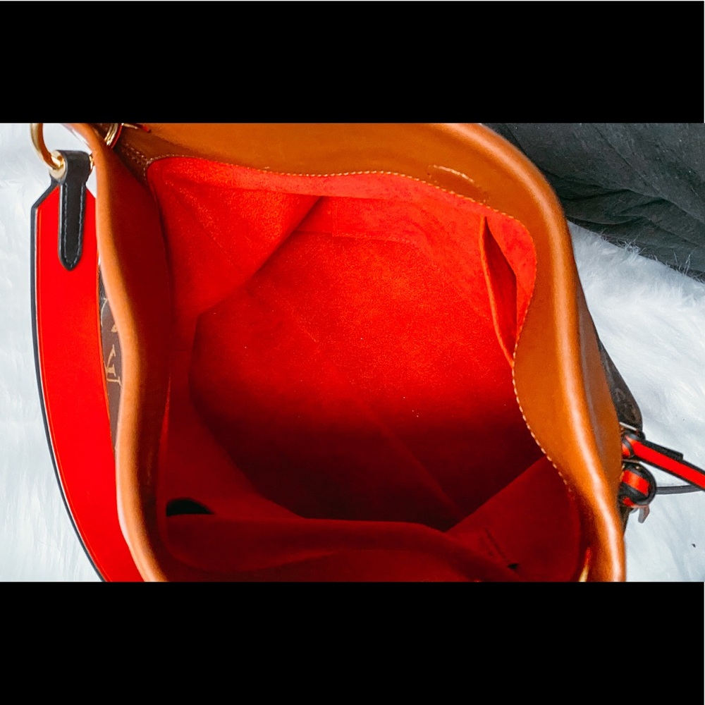 Louis Vuitton Tuileries Hobo Bag .. Caramel, Red - Picture 4 of 12